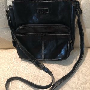 Relic crossbody black bag with adjustable straps